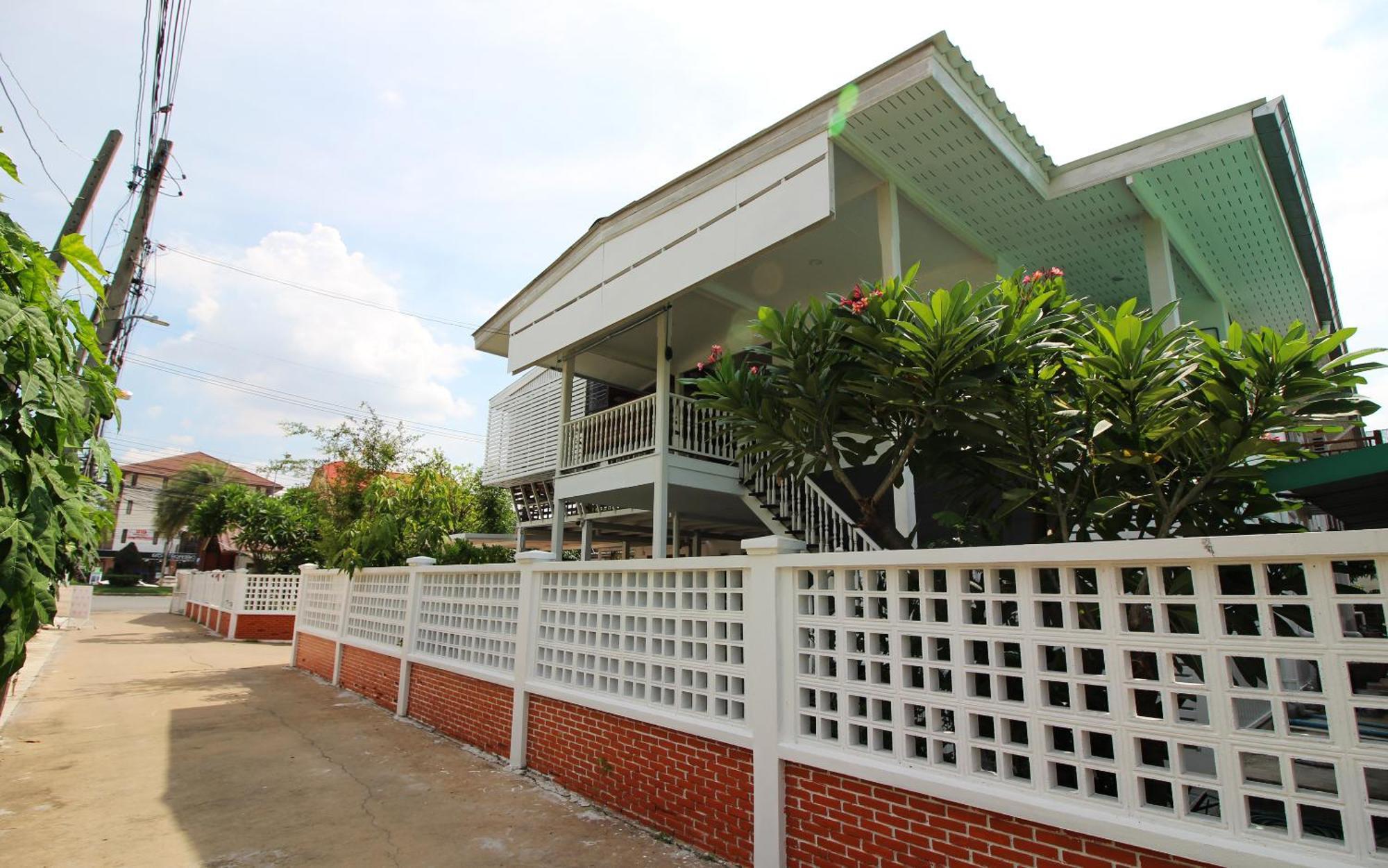 Room In Guest Room - Baan Khunphiphit Homestay No3370 Phra Nakhon Si Ayutthaya Exterior foto